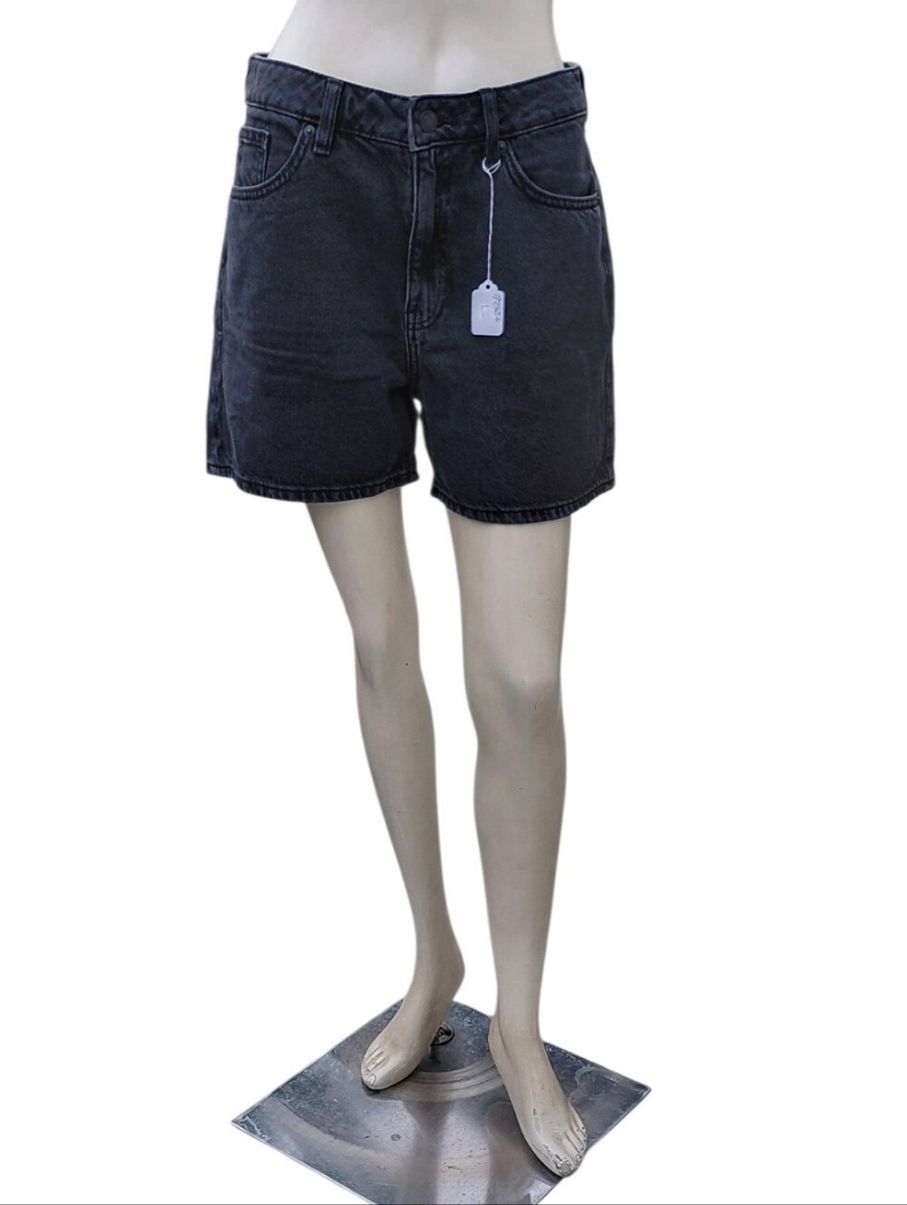 92026L Divided Black Denim Shorts Size 6 W28" 3 1/2" Inseam 10 1/2" Rise